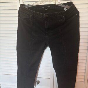 Distressed Black Denim Capri